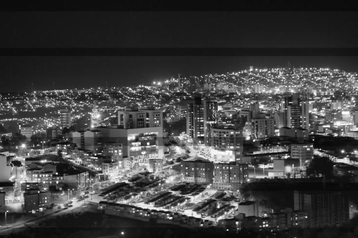 Vista nocturna de Manizales, Colombia